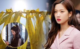 "Sao nhí một thời nhà SM" Moon Ga Young đeo 1 chiếc nơ vàng suốt 3 năm, câu chuyện đằng sau khiến cả MXH dậy sóng