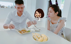 Thuỷ Tiên vừa đi show về, diện nguyên đồ diễn vào bếp để nấu "sâu" cho Công Vinh: chị định tranh hết phần đảm đang của thiên hạ hay gì?