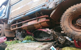 Từ vụ tai nạn thảm khốc ở Đắk Nông: Buôn bán lấn chiếm lòng lề đường bất chấp hiểm nguy
