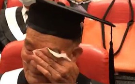 Cụ ông 80 tuổi học cấp 2, 91 tuổi nhận bằng đại học: Thà muộn còn hơn không!