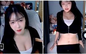 Bị người xem chê béo, nữ streamer xinh đẹp "cởi đồ" ngay trên sóng livestream cho fan kiểm chứng