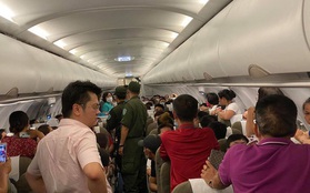 Nam hành khách ở TPHCM lăng mạ tiếp viên, khách xung quanh do tranh giành chỗ bị cấm bay 1 năm