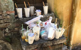 Tấm ảnh những cốc nước bị vứt lay lắt ở Hội An sau khi trở thành đạo cụ sống ảo khiến cư dân mạng phẫn nộ