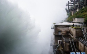 Hồ thủy điện lớn nhất miền Đông Trung Quốc mở 9 đập tràn xả lũ