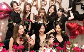 13 năm SNSD vẫn quá đẳng cấp: Gửi lời chúc kỷ niệm debut cũng leo top toàn cầu, ảnh họp mặt khiến MXH bùng nổ