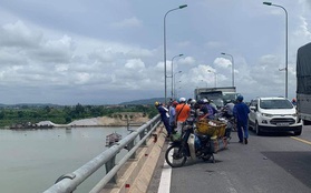 Hải Phòng: Để lại thư cho con trai 2 tuổi, người đàn ông nhảy cầu tự vẫn