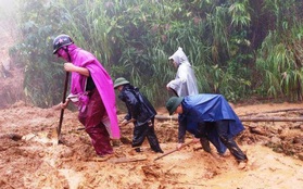 Mưa lớn, sạt lở đất, bản làng biên giới Nghệ An bị cô lập, 1 người tử vong