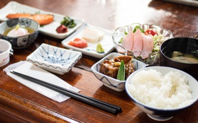Hóa ra bí quyết sống thọ và trẻ lâu của người Nhật đến từ bữa cơm hàng ngày, đặc biệt là 7 quy tắc “vàng” không phải người dân quốc gia nào cũng làm được