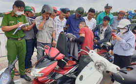 Nam thanh niên để lại xe máy, nhảy xuống sông Sài Gòn mất tích