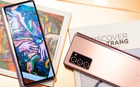 Trên tay Samsung Galaxy Z Fold2: Màn hình tràn viền cả trong lẫn ngoài, cơ chế gập thoải mái hơn, giá 50 triệu đồng