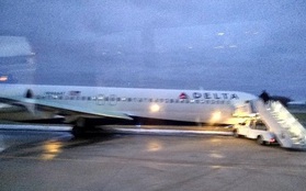 Mỹ: Máy bay chở 107 hành khách bị trượt khỏi đường băng