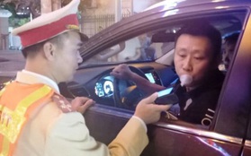 Một người Trung Quốc bị phạt 40 triệu đồng vì lái xe ô tô có nồng độ cồn