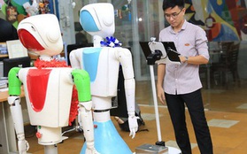 Nhóm sinh viên ở TPHCM chế tạo robot đo nhịp tim, huyết áp, cấp phát thuốc, thanh toán điện tử… giúp giảm tải bệnh viện trong bão Covid-19