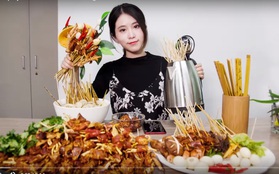 Vlogger Trung Quốc khai phá con đường mới: "Thánh ăn công sở" độc đáo với cách nấu riêng biệt, "Tiên nữ đồng quê" thu nhập hàng chục tỷ đồng mỗi năm