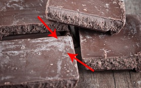 Phát hiện mảng trắng trên bề mặt chocolate, bạn ăn tiếp hay vứt bỏ? Đây là lời giải đáp!