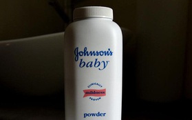 Johnson & Johnson ngừng bán phấn rôm trẻ em ở Mỹ và Canada