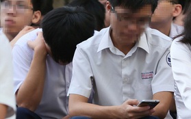 Cho học sinh dùng điện thoại trong lớp: Bộ GD-ĐT hứa sẽ có hướng dẫn