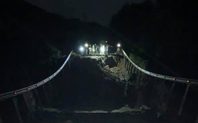 Quốc lộ 26 tiếp tục sạt lở 50m, sâu 10m, chia cắt tuyến huyết mạch Đắk Lắk - Khánh Hòa
