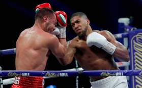 Anthony Joshua cho đối thủ Kubrat Pulev "sấp mặt" ở hiệp 9, bảo vệ thành công 4 chiếc đai vô địch thế giới