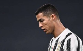 Ronaldo sút hỏng penalty, Juventus hòa thất vọng trên sân nhà