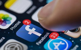 Facebook - Apple choảng nhau, người dùng đứng giữa có no đòn?