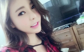 Cởi áo nhảy sexy trên sóng, nữ streamer xinh đẹp gây sốc với hành động phản cảm, ngay sau đó bị cấm kênh vĩnh viễn