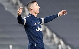 Ronaldo ghi bàn, Juventus thắng nhọc những phút cuối dù được chơi hơn người