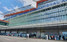 Tạm đóng cửa sân bay Vân Đồn sau khi 1 nhân viên dương tính với SARS-CoV-2