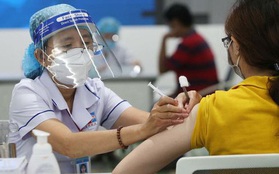 Tiêm mũi 2 vaccine COVID-19: Bị sốc mũi 1 có nên tiêm tiếp?