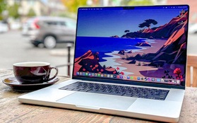 Thử chơi game trên MacBook Pro chip M1 Max, reviewer thốt lên "Đúng là thảm họa"