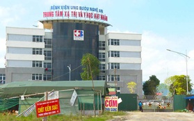 Hàng chục F0 trong Bệnh viện Ung bướu Nghệ An, hàng trăm người phải di chuyển khỏi viện