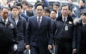 Núi tiền mặt 100 tỷ USD của Samsung: Khiến "thái tử" Lee Jae-yong đau đầu, vội vã tới Mỹ tìm địa điểm xây nhà máy khi vừa ra tù