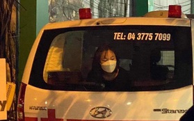 Hà Nội: Test nhanh dương tính, cô gái phải cách ly trong xe cấp cứu của bệnh viện suốt 16 tiếng
