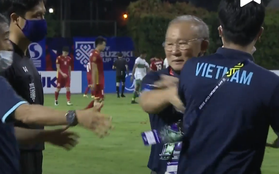 Điều kỳ lạ trận ở trận Việt Nam vs Indonesia: Thầy Park sắm vai "người bình tĩnh"