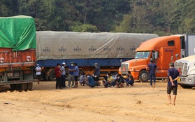 Hơn 4000 tài xế "vạ vật" ở Lạng Sơn: Sẽ điều trị miễn phí cho người không may mắc Covid-19