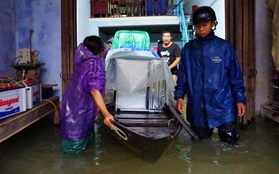 Nhiều nơi ở TP Tam Kỳ lại ngập sâu trong nước: "2 tháng mà phải chạy lũ 4 lần"