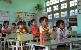 Kon Tum nêu nguyên nhân hơn 7.000 học sinh vắng mặt ngày đầu đến trường