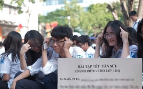 Cô giáo giao bài tập Tết kín tờ A4, học trò tưởng mất Tết tới nơi ai ngờ đọc xong mới thấy đáng yêu quá chừng