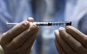 Nhật Bản đề xuất cho nhân viên nghỉ làm để tiêm chủng vaccine Covid-19