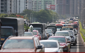 Phương tiện lưu thông tăng đột biến, hơn 10 người chết vì tai nạn giao thông trong ngày đầu dịp nghỉ lễ 30/4 - 1/5