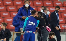 Messi tình tứ "khóa môi" vợ trong ngày ăn mừng hoàn tất cú đúp vĩ đại nhất Barcelona