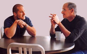 Cựu nhân viên Apple hé lộ sở thích kỳ lạ của Steve Jobs: Tắt iPhone và trốn đi chơi "đồ hàng" cùng Jony Ive