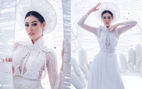 Ngắm trọn vẹn quốc phục Khánh Vân sẽ diện ở đêm Bán kết Miss Universe 2020: Cầu kỳ đến mức bị thương, nhưng tôn visual đỉnh cao