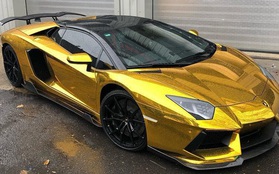 Mất bao nhiêu công mạ vàng siêu xe Lamborghini, sao Arsenal bất ngờ gọi thợ đến thay đổi hình dạng