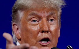 Ông Donald Trump bị kiện vì dùng từ nhạy cảm trong đại dịch Covid-19