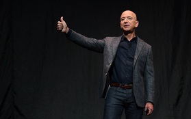 Tỷ phú Jeff Bezos chính thức thông báo từ chức CEO Amazon