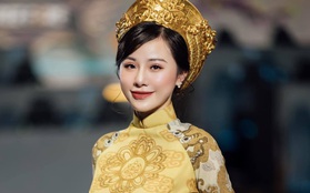Ngắm trọn bộ hình ảnh MC Minh Anh trong tà áo dài, "bẻ lái" từ hình mẫu quyến rũ sang thục nữ vẫn khiến game thủ đứng ngồi không yên vì quá xinh đẹp!