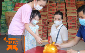 Bé 5 tuổi ở Bắc Giang đập heo đất ủng hộ phòng chống dịch