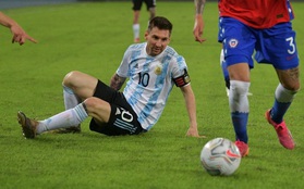 Messi nhận cú đúp "quả đắng": Hết ngã bò ra sân vì đi bóng bất thành, còn bị hậu vệ đối phương lừa qua "dễ như ăn kẹo"