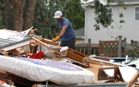 Ít nhất 5 người bị thương, hàng chục ngôi nhà bị phá hủy do lốc xoáy ở Mỹ